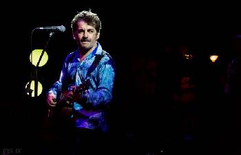 Peppe Voltarelli in concerto