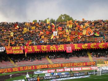 Com'era la Curva Nord quando c'erano i tifosi.. 