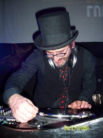 Post-Man Ultrachic  Vinyl Rules