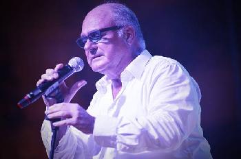 A gentile richiesta: recital